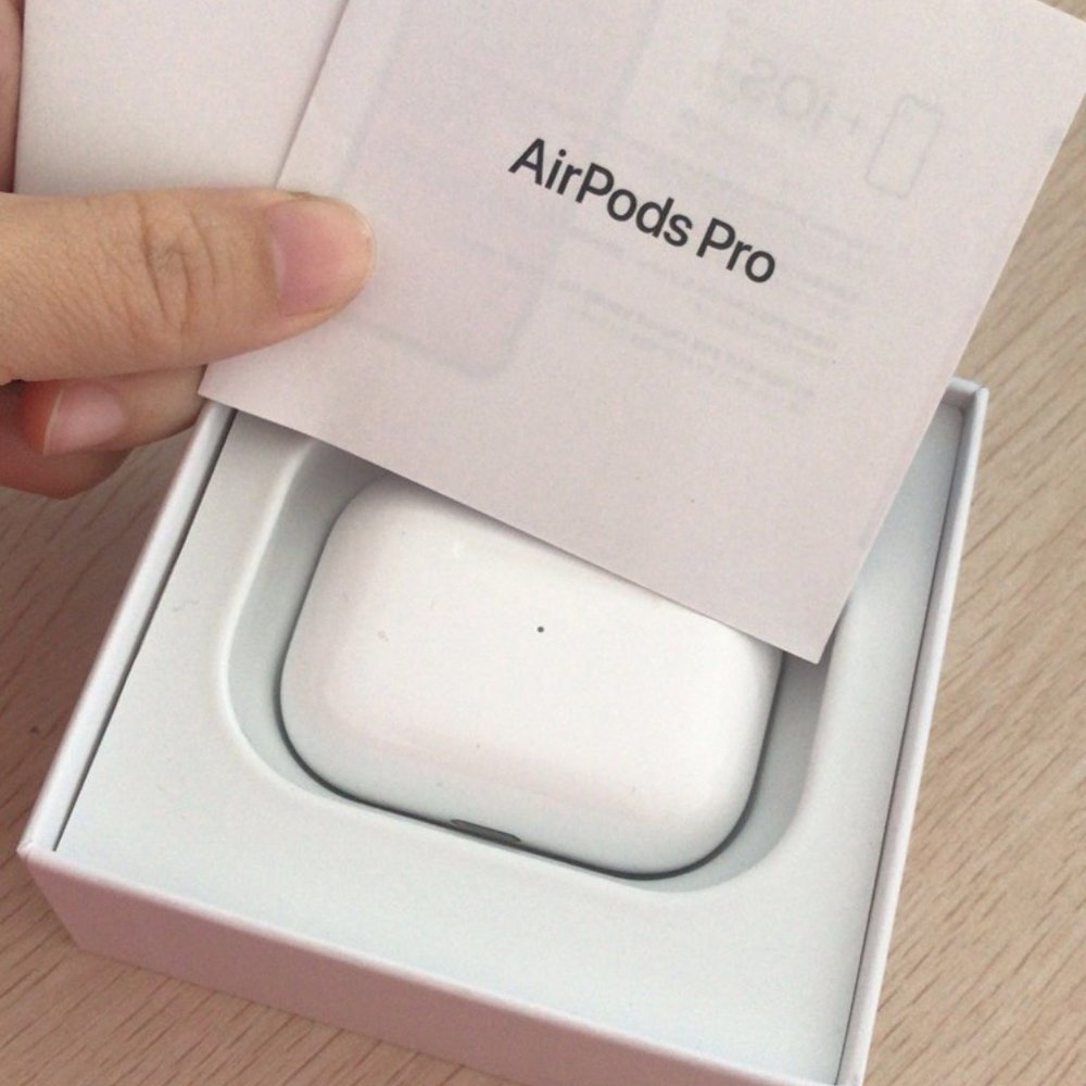 Apple's new headphones - Picture 7 of 13